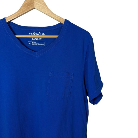 Flint & Tinder Men’s Soft Washed Pocket V-Neck Tee in Royal Blue Size M - Picture 4 of 7